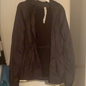 Lululemon size 6 light windbreaker